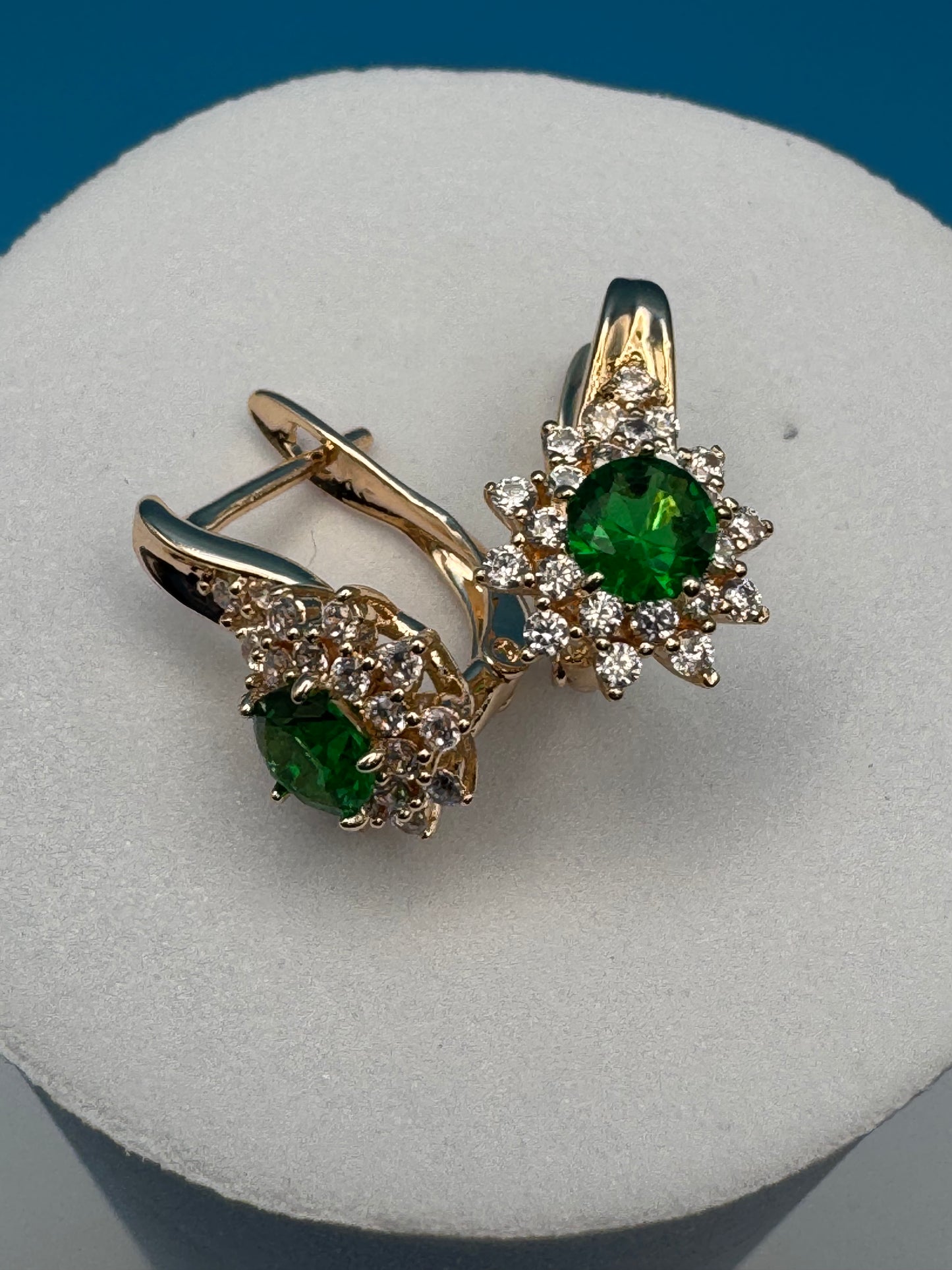 Aretes piedra verde